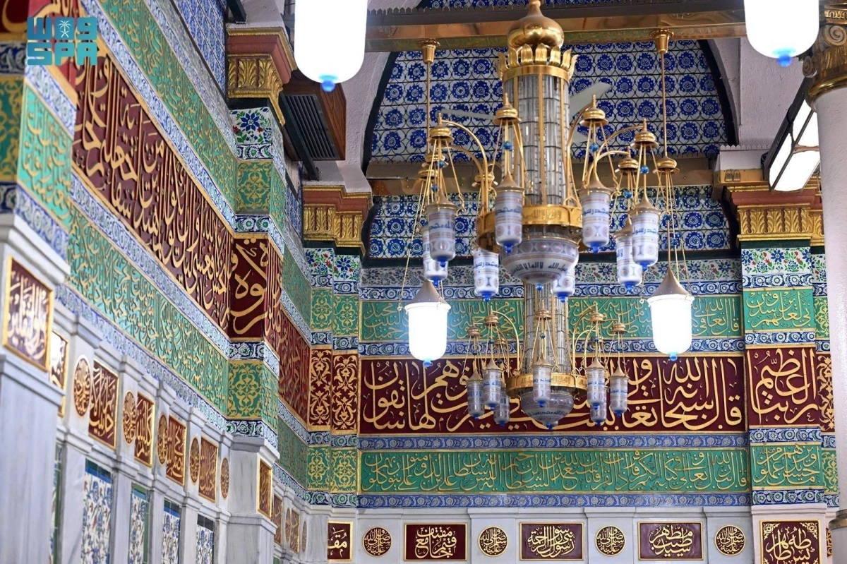 الجدار القبلي في المسجد النبوي.. يجسد جمال الزخارف الإسلامية