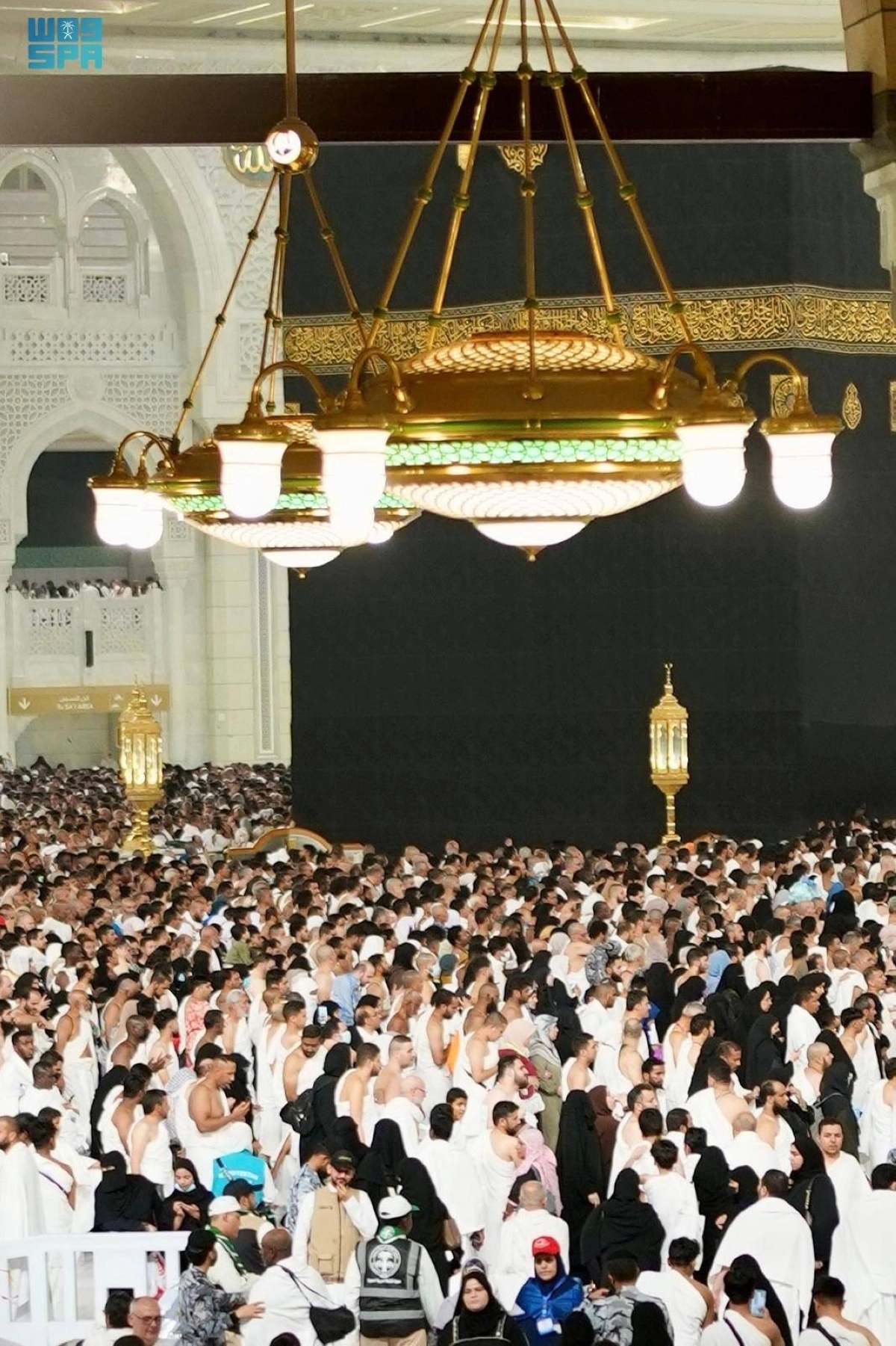 حجر إسماعيل.. المساحة التي بقيت شاهدة على تاريخ الكعبة المشرفة عبر القرون