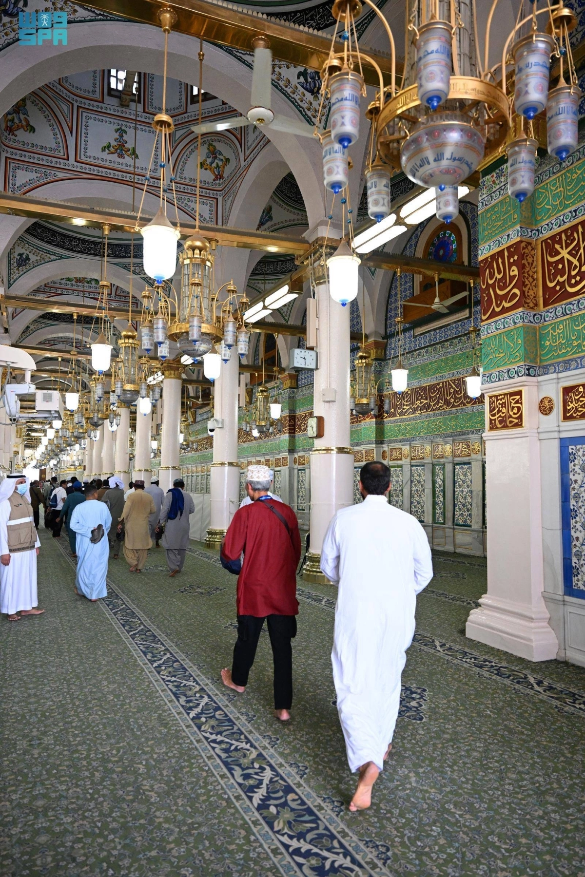 إتاحة خدمة الكترونية لمعرفة حالة كثافة ممر السلام على النبي