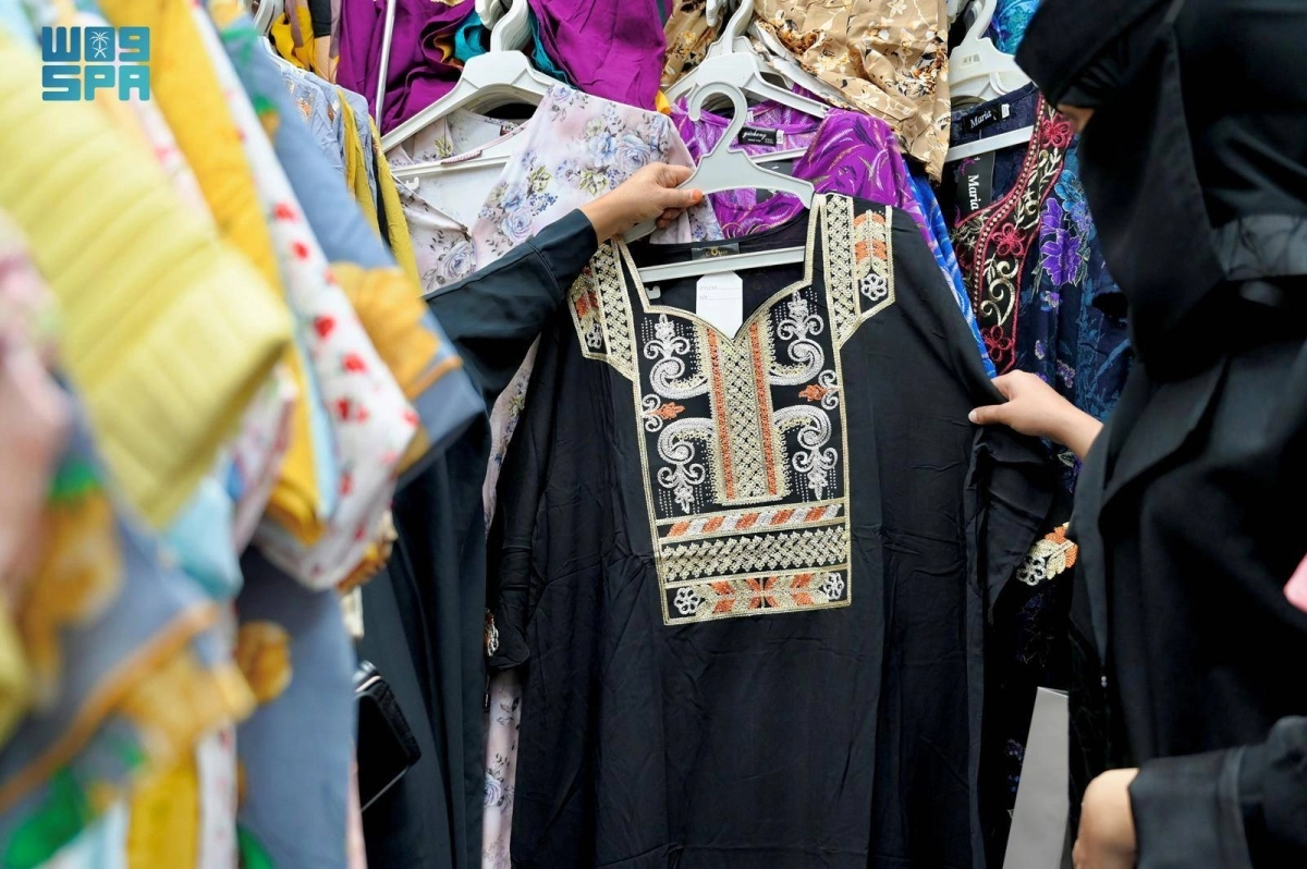 حراك تجاري متصاعد في أسواق جازان مع اقتراب عيد الفطر
