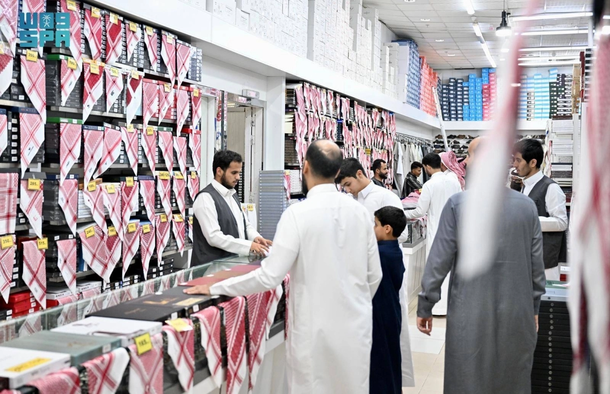 أسواق القصيم تشهد حراكا متزايدا للمتسوقين استعدادا لعيد الفطر