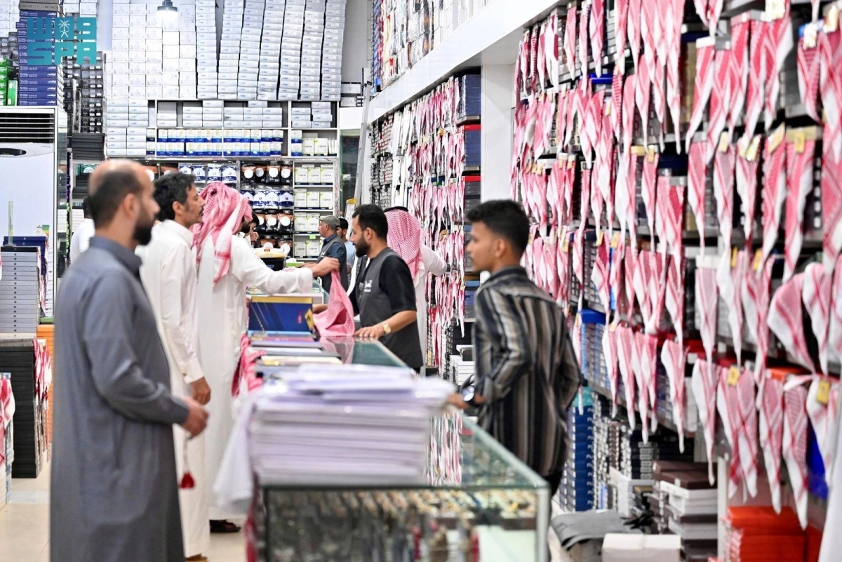 أسواق القصيم تشهد حراكا متزايدا للمتسوقين استعدادا لعيد الفطر