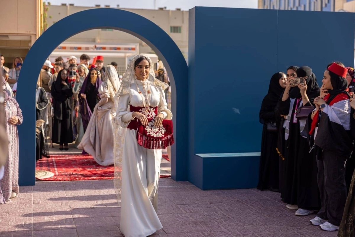 الزي الحجازي النسائي التقليدي،  يجسد الفخامة والأصالة.