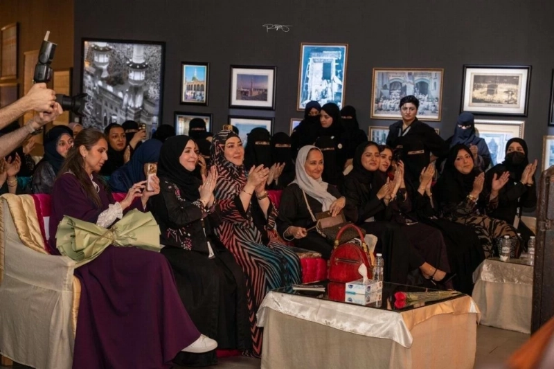 معرض فوتوغرافي يحتفي بجدة بين ملامح «البلد» وتحولات المدينة.. والأمير ...