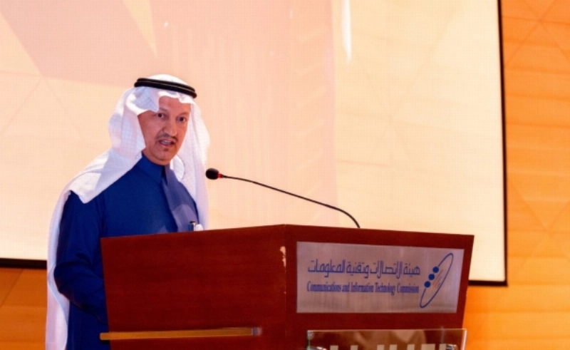 الرويس متحدثا في اللقاء (مكة)