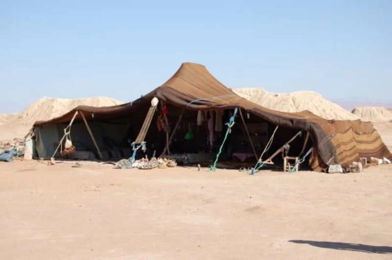 غالبية الأسماء مستوحاة من البيئة البدوية (مكة)