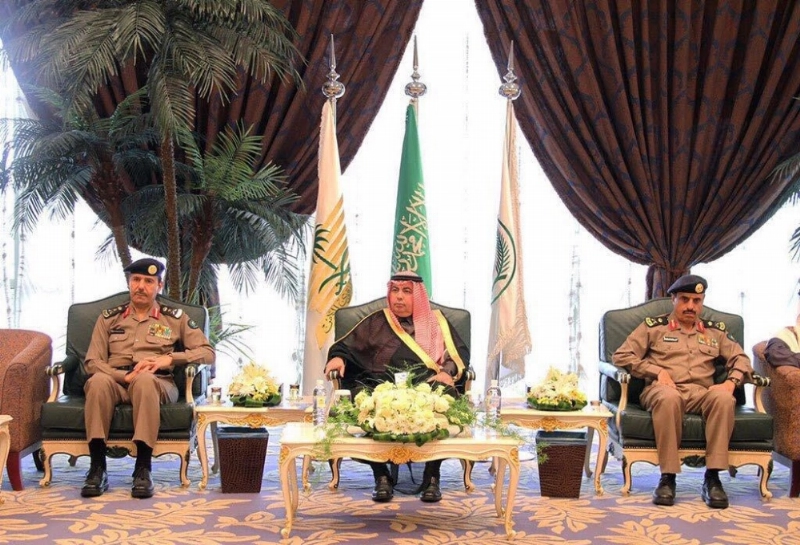 تركي بن سعود وسليمان العمرو خلال تدشين المشروع أمس (مكة)