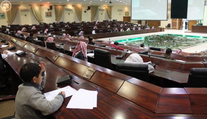 جانب من امتحانات الطلاب للرياضيات والعلوم أمس (مكة)