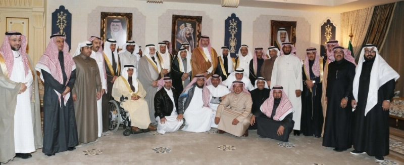 الرئيس العام يتوسط رؤوساء أندية الاحتياجات الخاصة (واس)