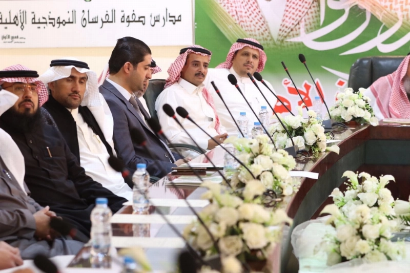 رئيس مجلس الغرفة التجارية خلال التدشين أمس (مكة)