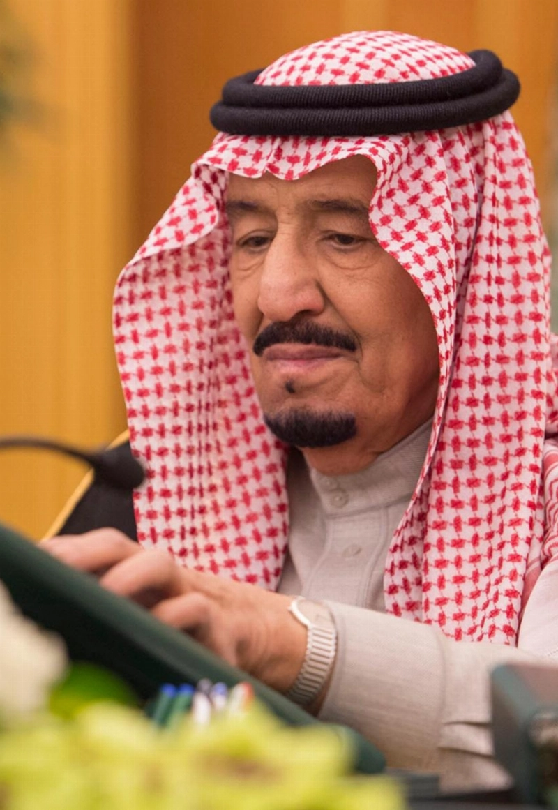 الملك سلمان خلال جلسة المجلس (واس)