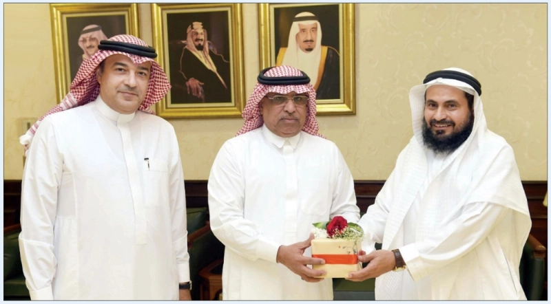 بكري عساس خلال تكريم والد المبتعثة (مكة)