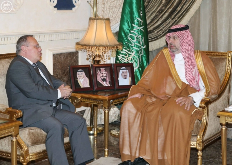 عبدالله بن مساعد خلال استقباله تشيلاغ (واس)