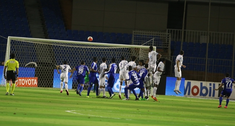 هدف ايلتون الثاني في مرمى الهلال أمس (نواف الجبني)