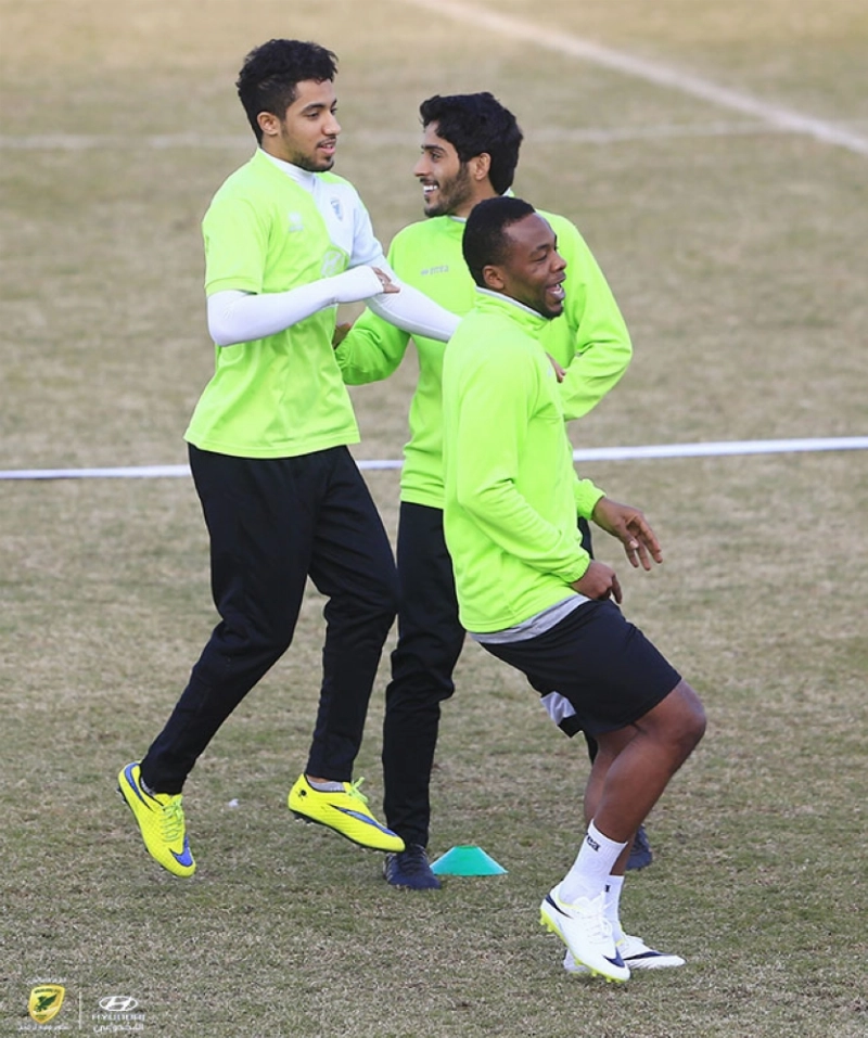 جانب من تدريبات الدانة (موقع الخليج)
