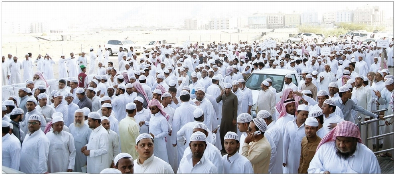 500 معاملة ينجزها يوميا 9 قضاة و60 موظفا في محكمة الأحوال الشخصية بمكة المكرمة لتصحيح أوضاع الجالية البرماوية، وأوضح مصدر لـ«مكة» أن المدة المحددة لانتهاء إنجاز المعاملات كافة 30 يوما بدأت منذ أسبوعين، وهي قابلة للزيادة.
(أحمد جابر)
