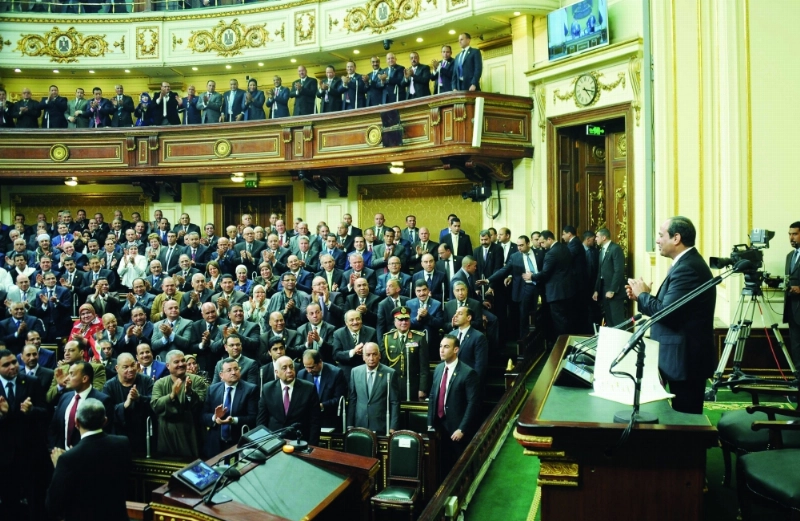 السيسي متحدثا أمام البرلمان في القاهرة (مكة)
