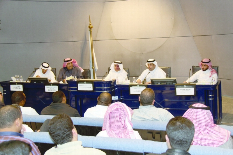 اللقاء مع محافظ مؤسسة التأمينات بغرفة الرياض (مكة)