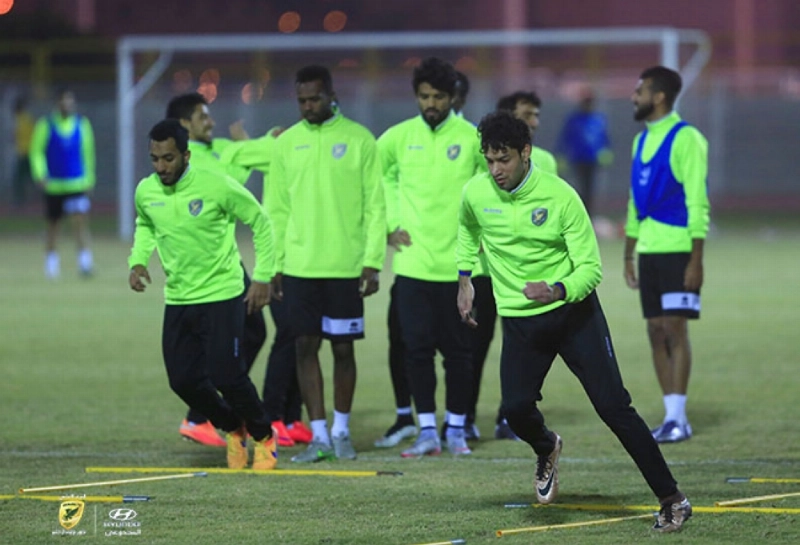جانب من تدريبات الخليج (مكة)