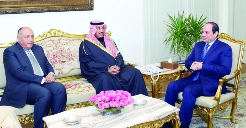 السيسي مستقبلا نائب رئيس الوزراء الكويتي (أ ف ب)