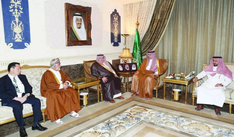 جانب من لقاء الرئيس العام بمنسوبي لجان المنشطات (مكة)