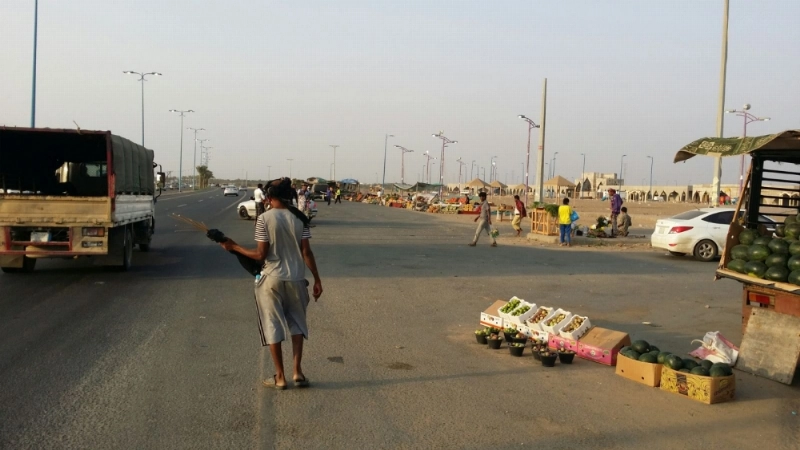 خضراوات معروضة للبيع تحت أشعة الشمس (مكة)