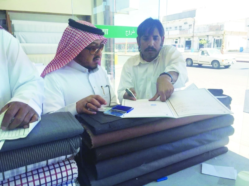 فرق التفتيش خلال جولاتها (واس)