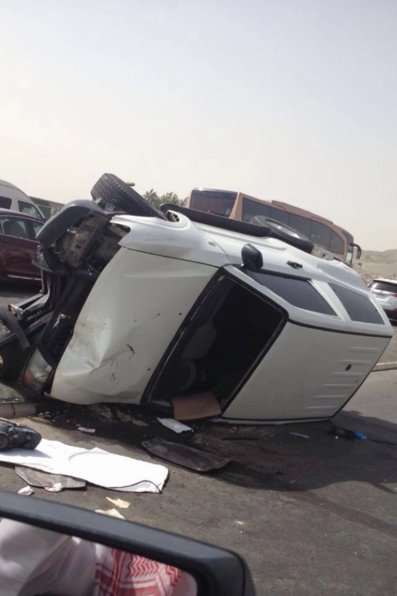 السيارة عقب الحادث أمس في مكة (مكة)