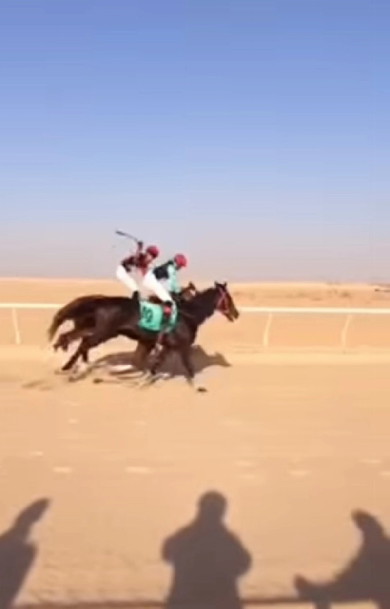 المتسابق لحظة ضرب المتسابق الآخر (تلفزيونية)