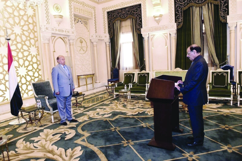 الأحمر يؤدي اليمين الدستورية أمام هادي أمس (مكة)