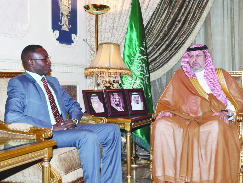 عبدالله بن مساعد خلال اجتماعه بالوزير السوداني (واس)