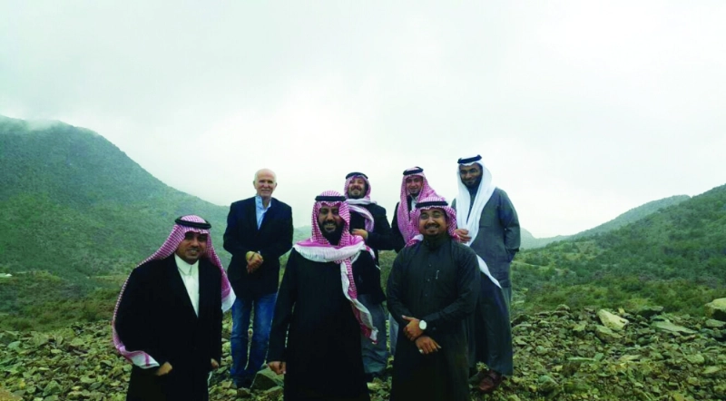 الوفد وقف على عدد من المواقع المقترحة أمس (واس)