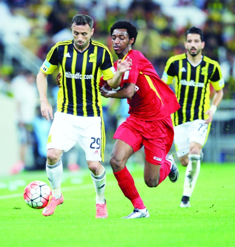 جانب من مباراة القادسية والاتحاد بجدة (مكة)