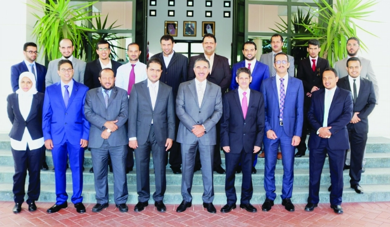 نبيل آل صالح متوسطا رؤساء أندية الطلبة السعوديين (واس)