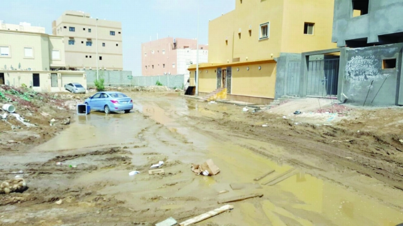 كميات من الطين بعد الأمطار الأخيرة بأحياء شمال جدة (مكة)
