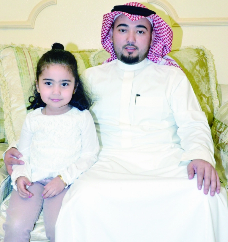 عبدالله بخاري مع ابنته (عبدالمحسن دومان)