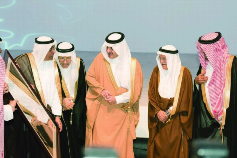 أمير الشرقية يفتتح مركز أبحاث أركاس في وادي الظهران (مكة)