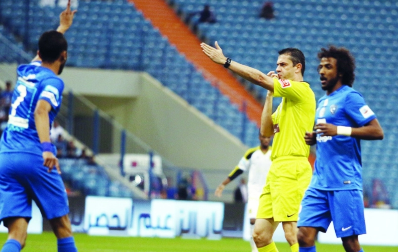 من مباراة الهلال والاتحاد (مكة)