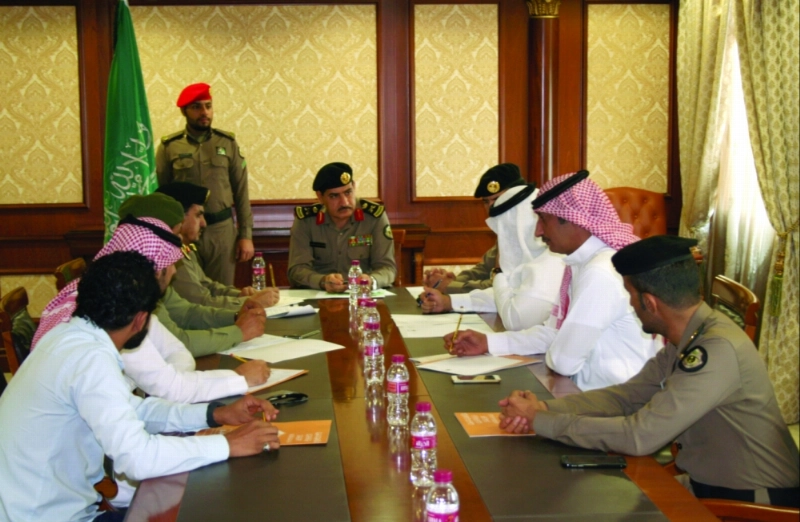 جانب من اجتماع الجهات المشاركة في الإخلاء (مكة)