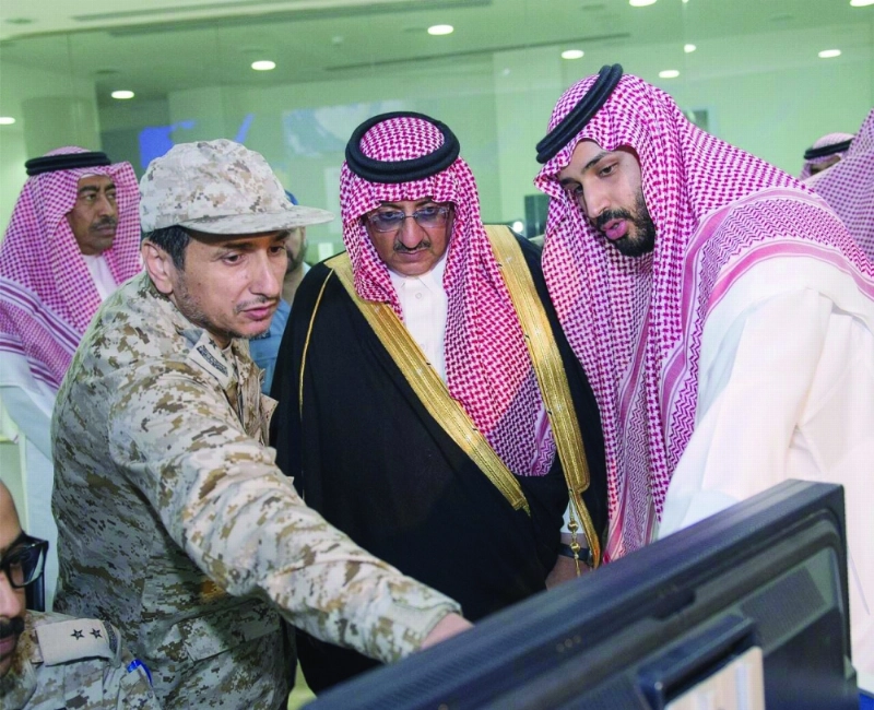 ولي العهد يطلع على سير العمليات العسكرية