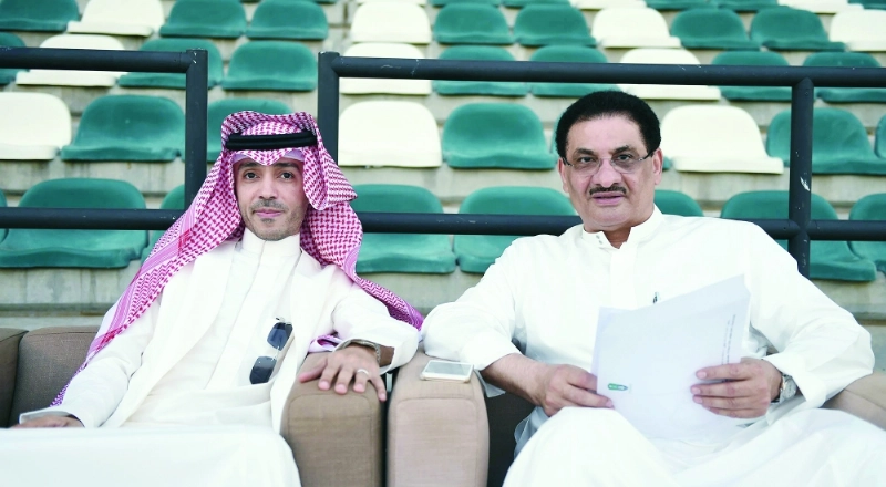 طارق كيال وخالد أبوراشد يتابعان المران الأهلاوي (إعلامي الأهلي)