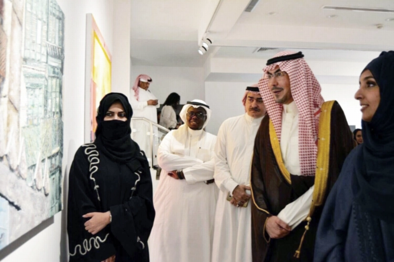عبدالله بن سعود مع المتدربات (مكة)