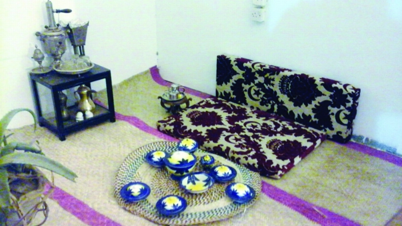 محاكاة للغرفة المكشوفة »الخارجة« المخصصة للجلوس عصرا (مكة)