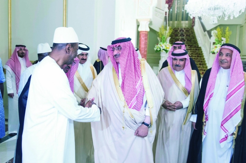 الأمير محمد بن نايف مستقبلا ألفا كوندي في الرياض أمس (واس)