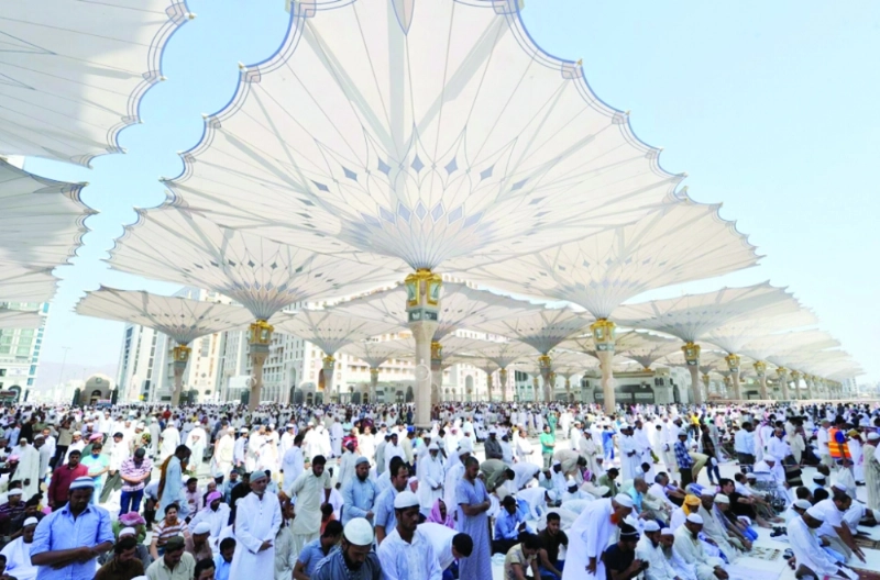 المصلون في المسجد النبوي (مكة)