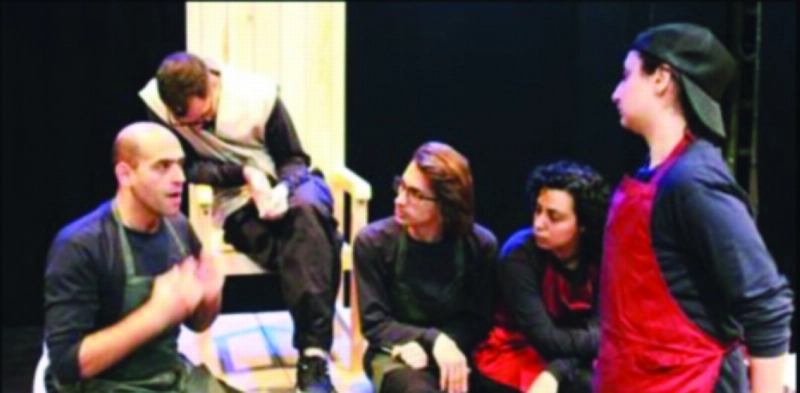 مشهد من المسرحية ( مكة)