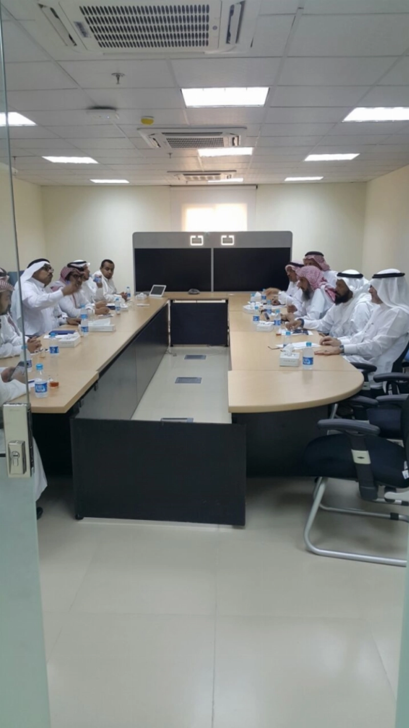 جانب من اجتماع اللجنة الوطنية مع شركة المياه (ياسر بخش)
