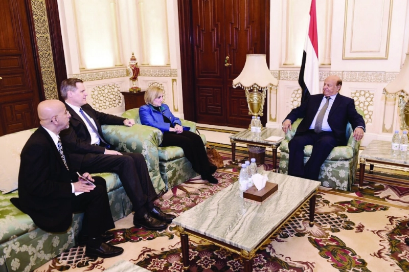 هادي مستقبلا مساعدة وزير الخارجية الأمريكي (مكة)