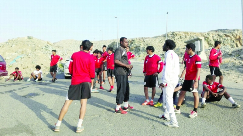 جانب من تدريبات لياقية لشباب الوحدة (مكة)