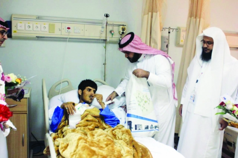 وفد الجامعة خلال الزيارة (مكة)